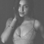 Avantika Mishra Instagram - Lone wolf! . . @pranav.foto convinced me to post this 📸 😛