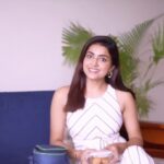 Avantika Mishra Instagram – Sharing is more than caring. It’s also a way to break the ice and create lasting relationships.That’s what my father and Borosil Lunch Box taught me. Slide the first tiffin to start a good conversation. Har pal, har dil, Borosil @borosilandyou 

#borosilicatelunchboxes
#noplasticisliyefantastic
#HarPalHarDilBorosil
#Borosilandyou
#Borosil
#Glasslunchboxes