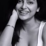Avantika Mishra Instagram - Hello, September!🖤🥂