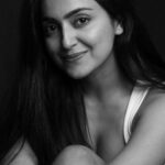 Avantika Mishra Instagram - My natural skin and texture in all its glory. 🖤 An impromptu photoshoot with @pranav.foto 💫