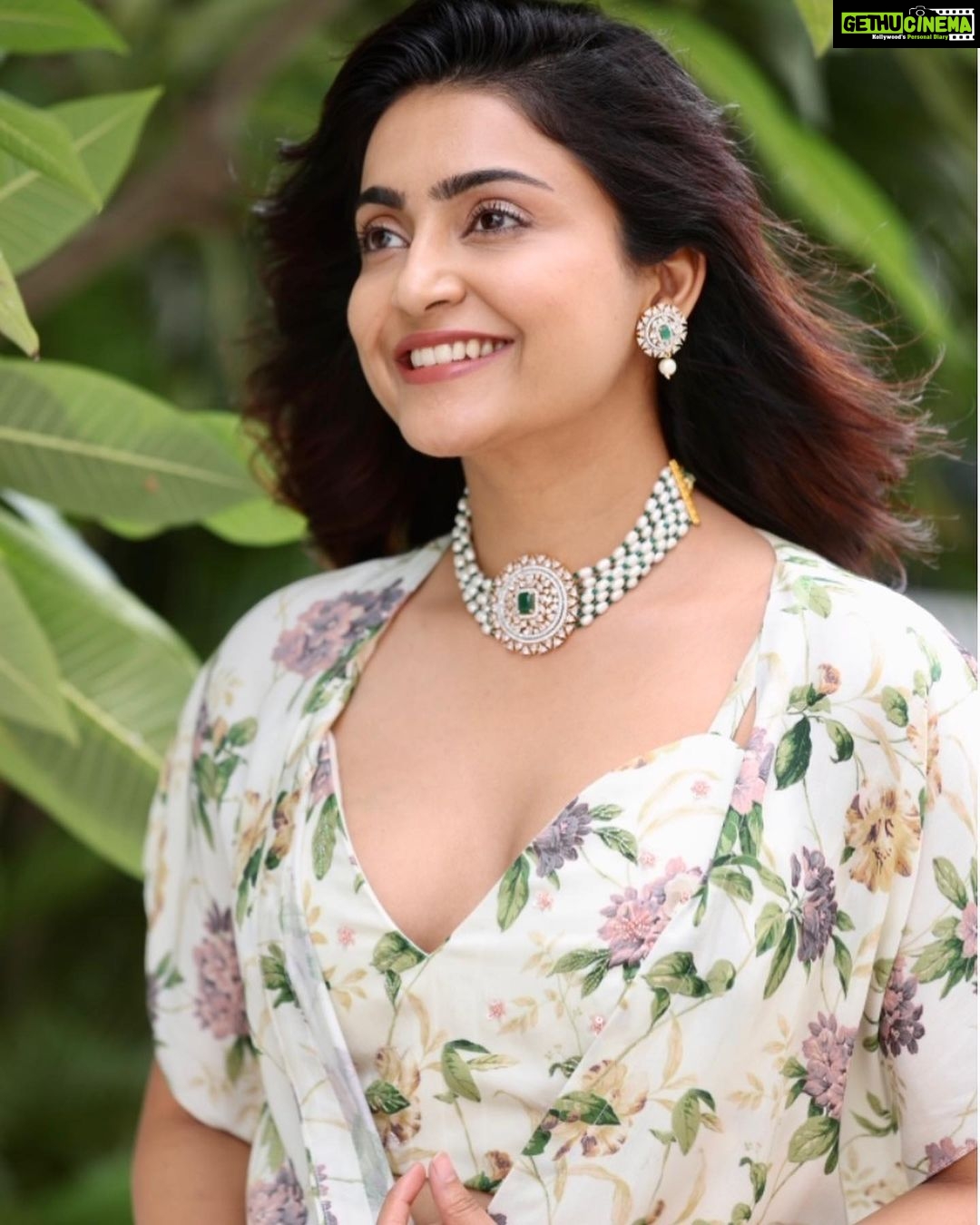 Avantika Mishra Instagram - Hereโs to new beginnings. Started my November with a very exciting project in Tamil ๐งฟ๐ so grateful for everything TN continues to give me. ๐ #OnwardAndUpward Outfit by @ewoke.studio Jewelery by @mspinkpantherjewel Photography @arunprasath_photography Chennai, India