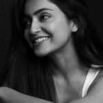 Avantika Mishra Instagram - My natural skin and texture in all its glory. 🖤 An impromptu photoshoot with @pranav.foto 💫