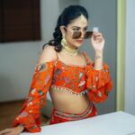Avika Gor Instagram - #biggbosstelugu #diwalispecial @starmaa @disneyplushstel @disneyplushotstar Styled by @reshma_stylist Outfit @kastaan_ Jewellery @justjadaujewellery @yourspex Photography @they_call_me_keshu Managed by @viniyardfilms @umediaentartainments