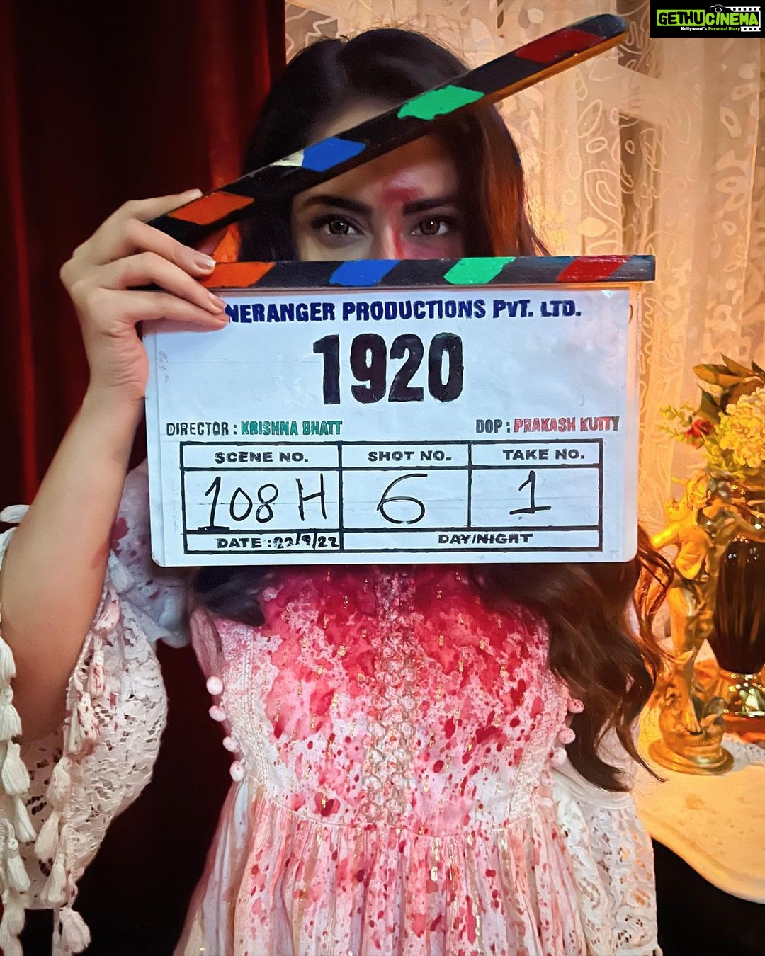 Avika Gor Instagram - Sometimes it’s a Clap, Sometimes it’s a Wrap! #1920 #1920HorrorsOfTheHeart #Climax @vikrampbhatt @maheshfilm @krishnavbhatt @prakashkuttydop @shwetaambari.bhatt @zeemusiccompany @lonerangerprod_ @puneet_dixit_music @shriyanka1 @rahuldevofficial @barkhasengupta @danishpandor @ketakikulkarnii @heyitsrandheer