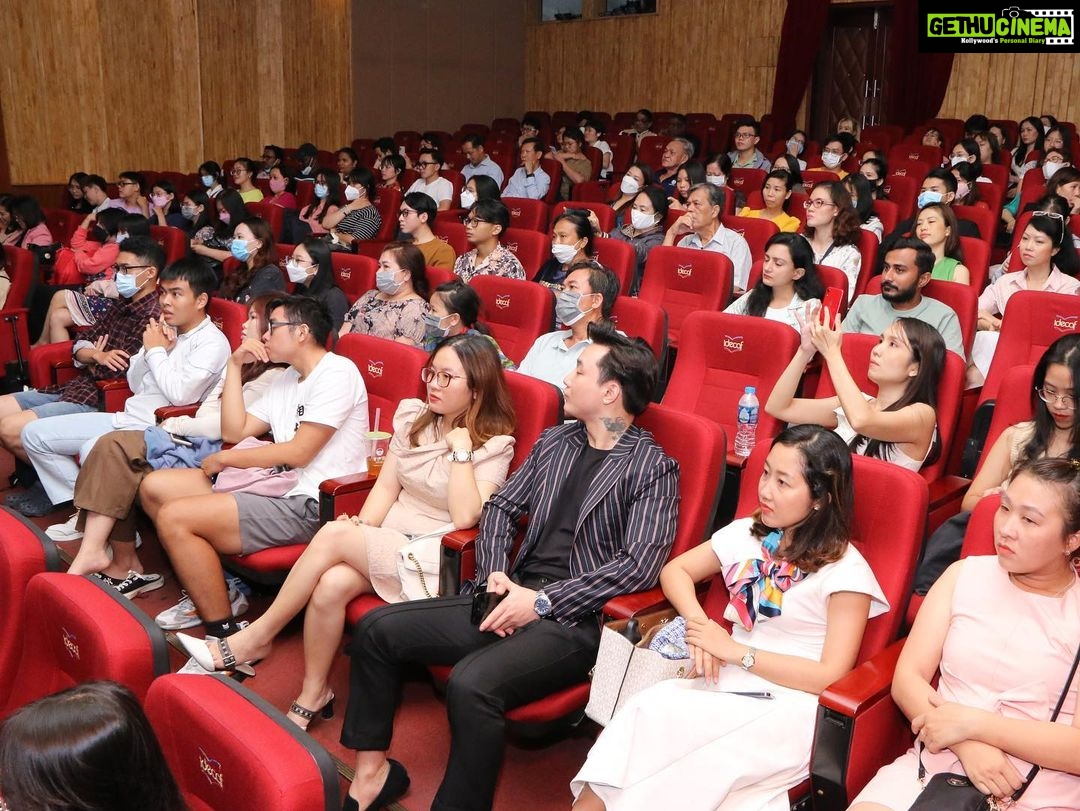 Avika Gor Instagram - #UyyalaJampala was screened at the closing ceremony of #namastevietnamfestival ! What a feeling! So proud! My heart is full❤️ I’ll see you again soon #Vietnam , Thank you @rahulsbali - you are the bestest host! If that’s even a word🤗! Gratitude towards H.E. Ambassador Pranay Verma & Consul General Dr. Madan Mohan Sethi for this honour to represent India & Indian Cinema.🇮🇳🇻🇳 Ho Chi Minh City, Vietnam