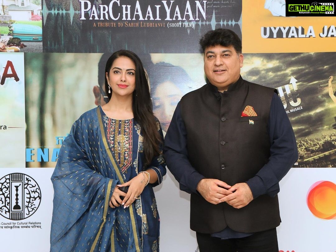 Avika Gor Instagram - #UyyalaJampala was screened at the closing ceremony of #namastevietnamfestival ! What a feeling! So proud! My heart is full❤️ I’ll see you again soon #Vietnam , Thank you @rahulsbali - you are the bestest host! If that’s even a word🤗! Gratitude towards H.E. Ambassador Pranay Verma & Consul General Dr. Madan Mohan Sethi for this honour to represent India & Indian Cinema.🇮🇳🇻🇳 Ho Chi Minh City, Vietnam