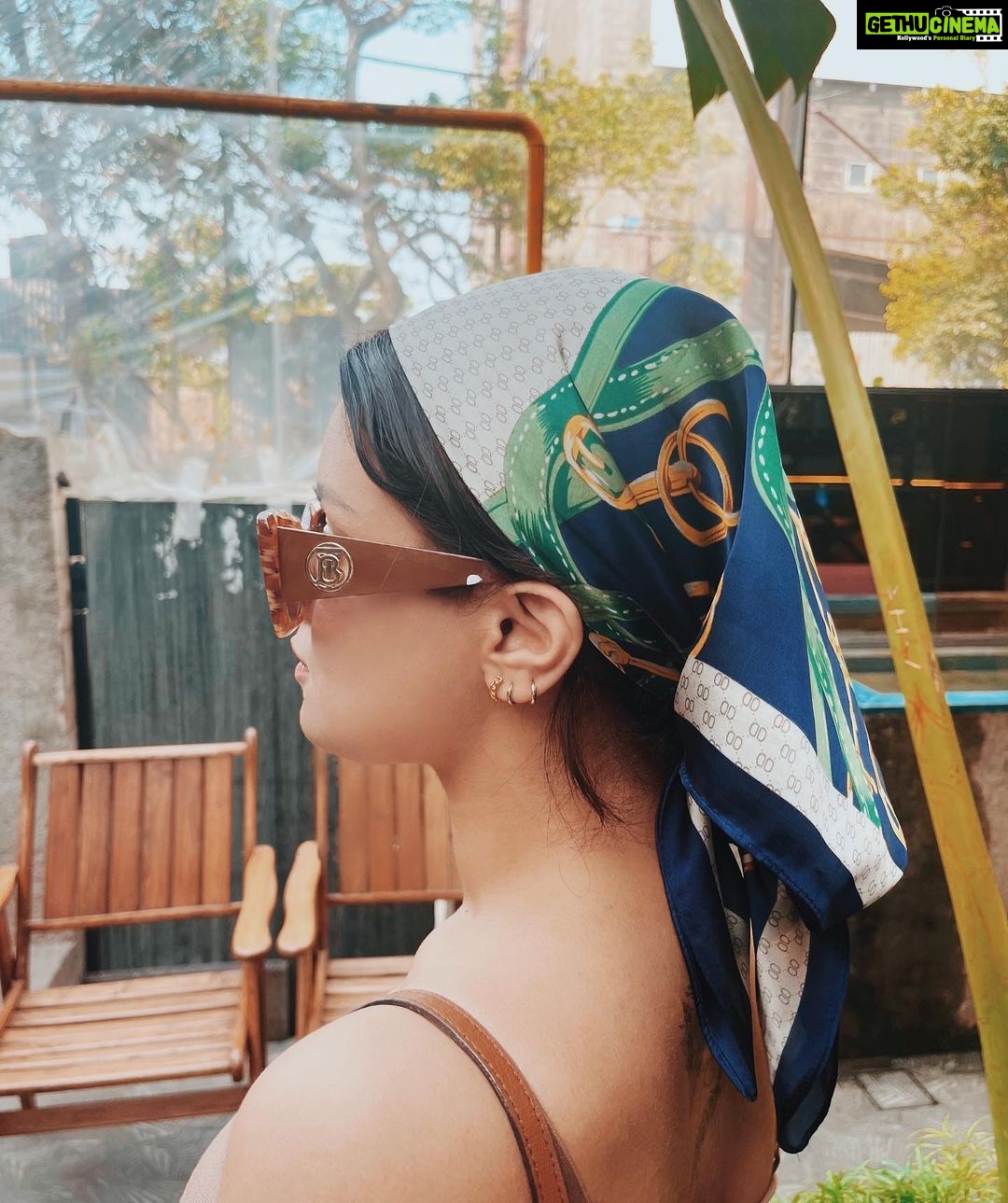 Avneet Kaur Instagram - Just a casual hot day in Mumbai ☀️🍂 #styledbyme Mumbai, Maharashtra