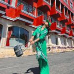 Avneet Kaur Instagram - Gimme the green light cause I’m ready to go 💚🔥🛑 #throwback #turkey #fashion #avneetstylediaries #antalya Outfit: @neofaaofficial Bag: @gucci Cap and scarf: @hm Stylist: @styling.your.soul Antalya, Turkey