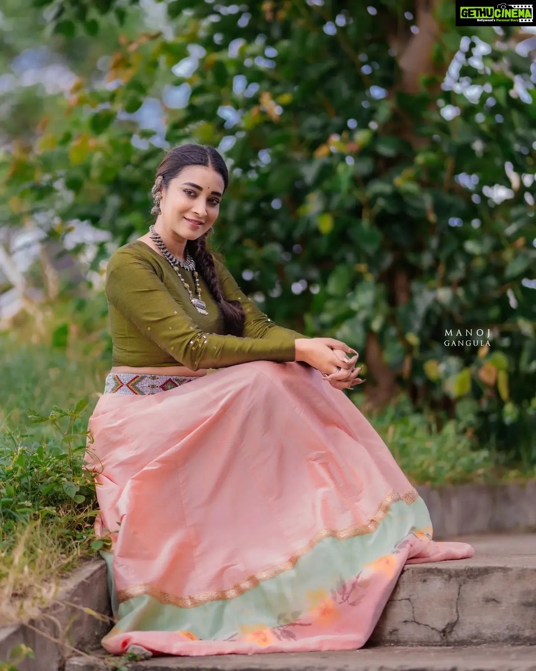 Bhanu Sri Mehra Instagram - Being your own unique ✨️ self is pure beauty 🔱 Wearing: @radheshyam_designer_studio 📸: @manoj_gangula Jewelry: @pretty.jewelbox #tollywoodactress #telugupilla #bhanusree🔥❤️ #actorlife #busy #newclick