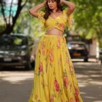 Bhanu Sri Mehra Instagram - 🌼 #bhanusree🔥❤️ #newpics #actorslife #busy #southindianfashion #tollywoodhotactress #hybripilla