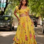 Bhanu Sri Mehra Instagram - 🌼 #bhanusree🔥❤️ #newpics #actorslife #busy #southindianfashion #tollywoodhotactress #hybripilla