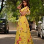 Bhanu Sri Mehra Instagram - 🌼 Outfit by: @varuni_couture #instagram #teluguactors #bhanusree🔥❤️ #newpost #tollywoodhotactress