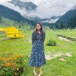 Bhanu Sri Mehra Instagram - Beautiful things never seek for attention 🍀 #bhanusree🔥❤️ #nature #kashmir #love #happyface #instagram #aruvalley