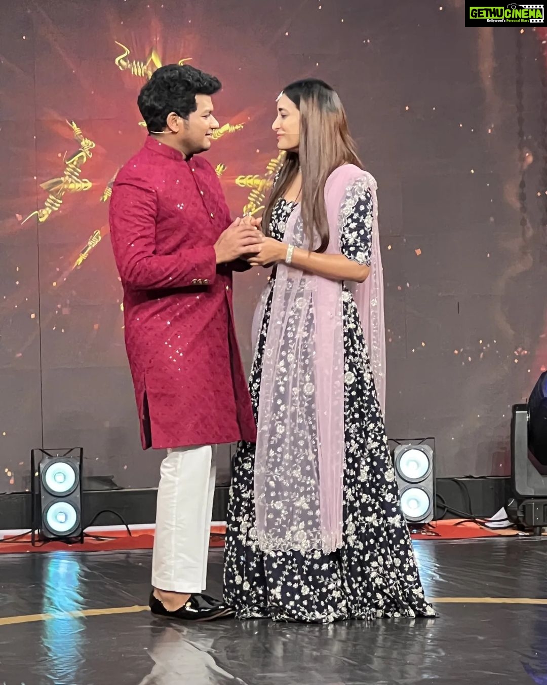 Bhanu Sri Mehra Instagram - Ammoru talli jatara on NTV hosted by me and @jabardasth_avinash Styling : @sahithivarma_official Costume :@vedas_couture Jewellery :@yuvaneerus #festival #mood #hosted #enjoyed #bhanusree🔥❤️