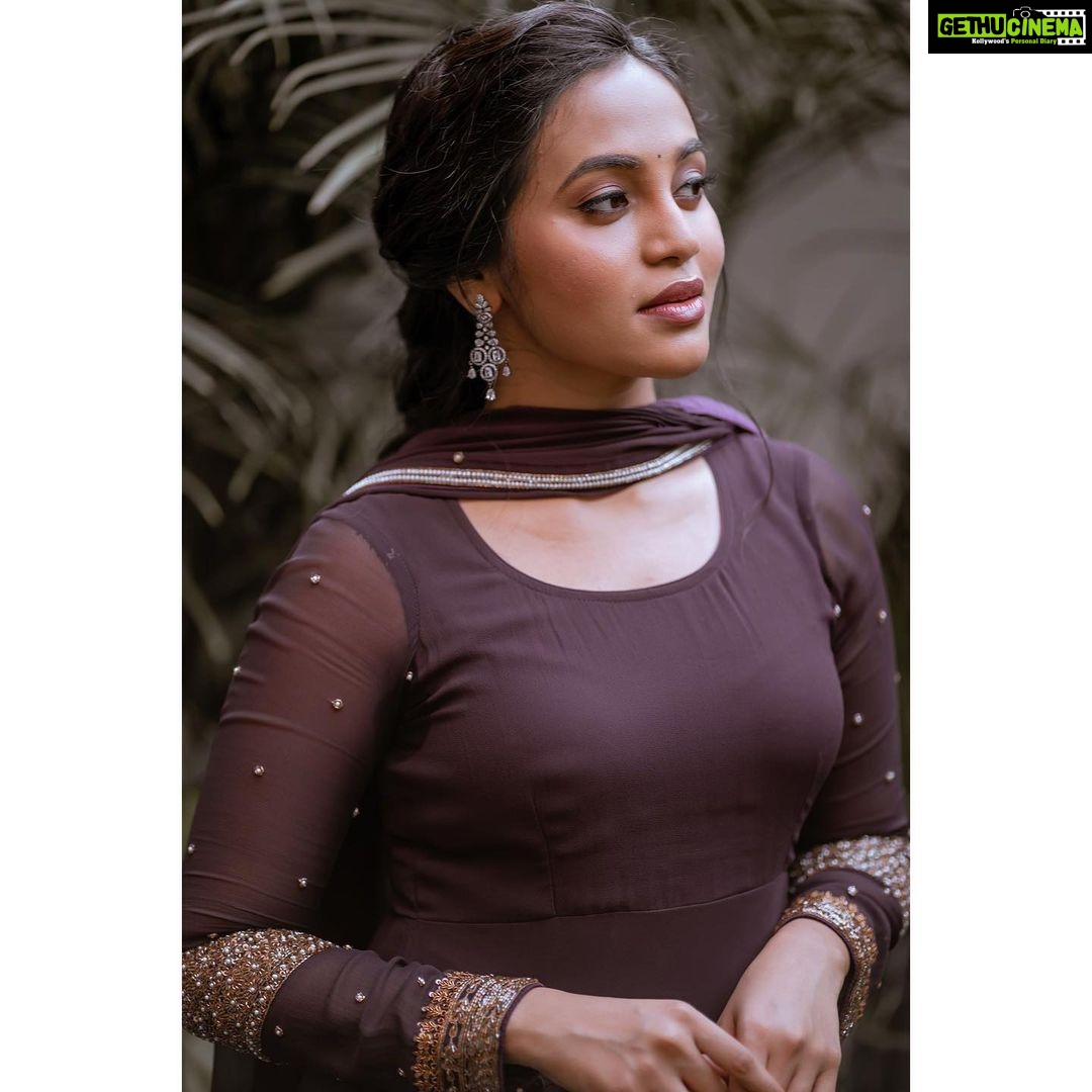 Bhavani Sre Instagram - Styled by : @navadevi.rajkumar Make up : @reenapaiva Hair by : @venki_hairstylist Earrings : @chitranginijewellerystore Wearing : @label_afeera Shot by : @cyril_eanastein