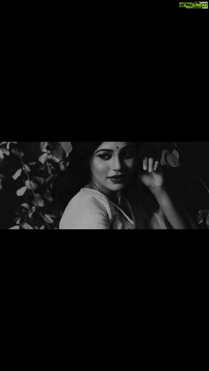 Bhavani Sre Instagram - Old Bollywood vibes caught me like.. Styling : @navadevi.rajkumar Shot by : @bhagathmakka Hair and make up : @viji_sharath Outfit : @the_urban_doe