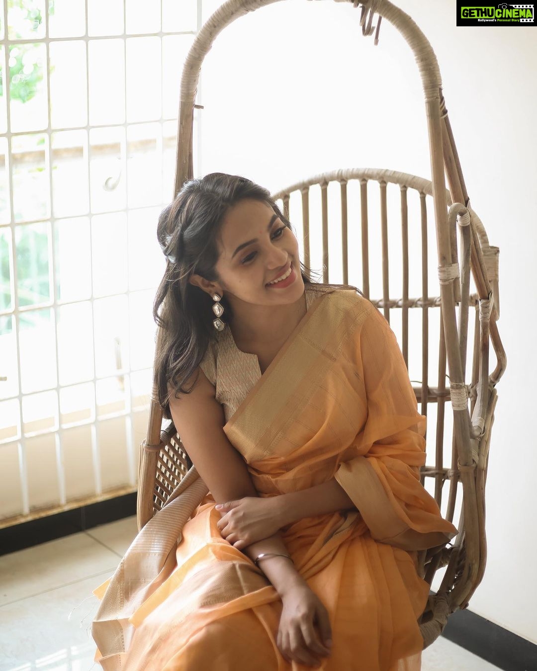 Bhavani Sre Instagram - Saree: @thepallushop Photography: @kanmaniphotography Make-up: @suganthi.themua Hair: @zuci.hairnmakeup Stylist: @style.with.kr Jewellery: @rimliboutique Blouse: @talesofthayal