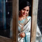 Bhavani Sre Instagram - MUAH : @artistrybyshanu Shot by : @anirudh.sriknth from @made.in.mono Blouse : @anjushankarofficial Saree: @pattushastra Accessories : @aaranyarentaljewellery Flowers: @efflorescence_bridal_flowers