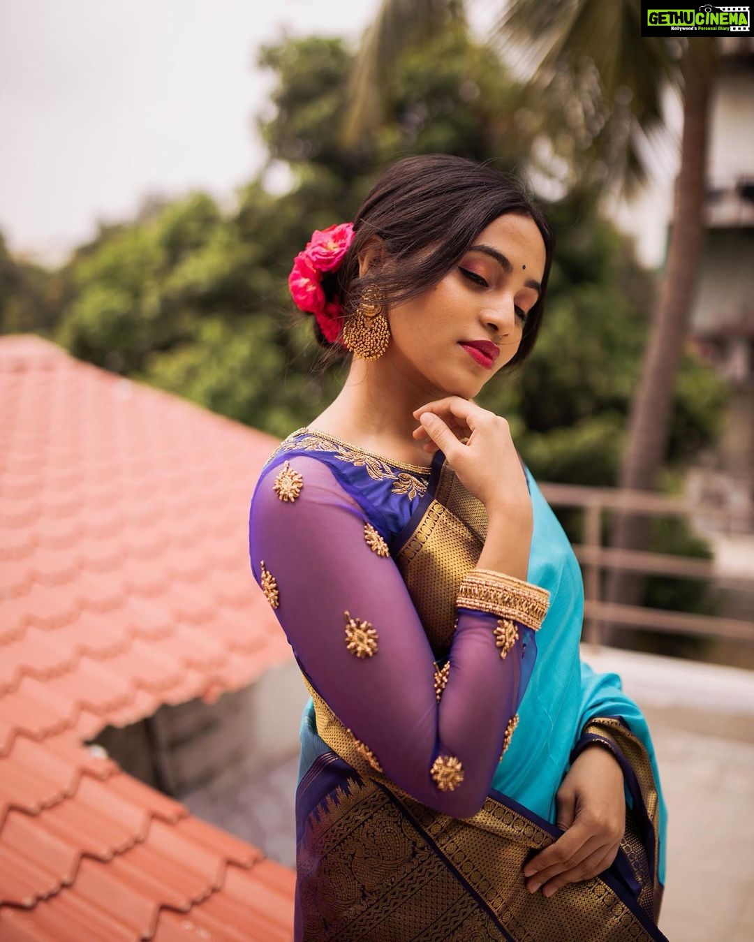 Bhavani Sre Instagram - Shot for: @saaramati Shot by: @vidhyavijay Jewelry: @quillsspills Blouse by: @sajna_bridal_wear_designer Makeup: @thewhimsicalbrushe Hair & draping: @jamunadevraj Styling & creative direction: @theidlytales Content strategist: @hyphenstreak
