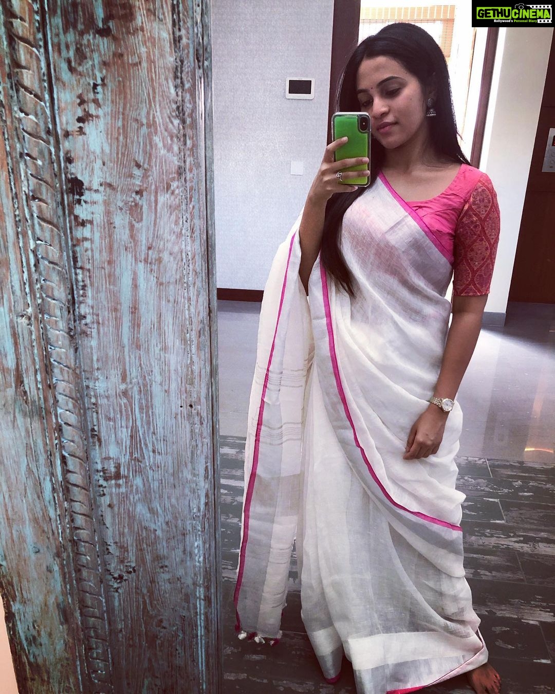 Bhavani Sre Instagram - #sareelove #just #mirrorselfie