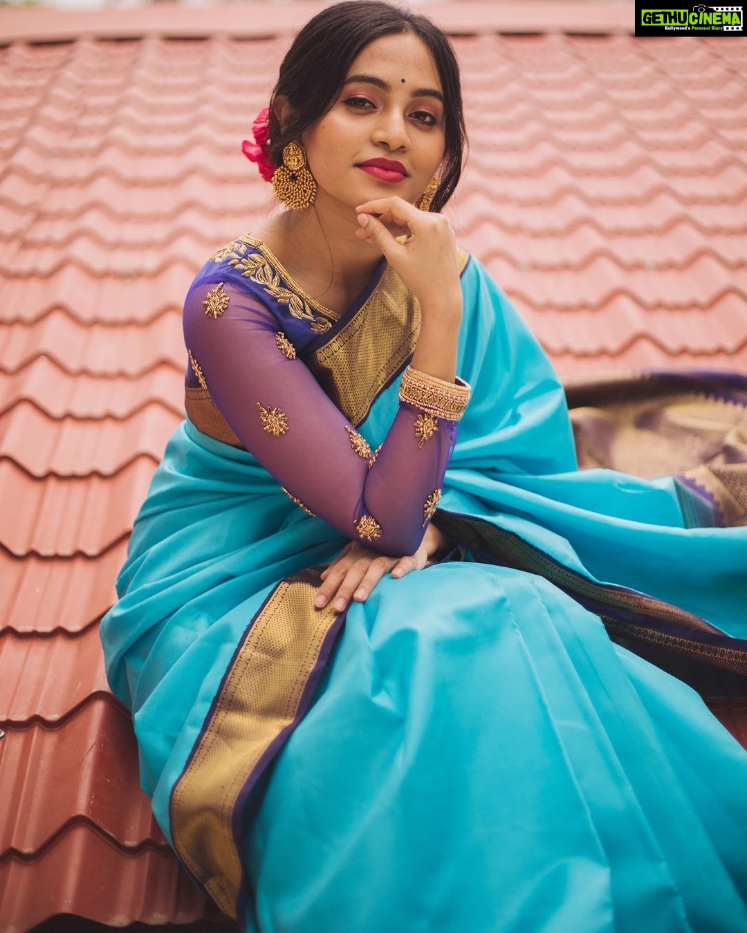 Bhavani Sre Instagram - Shot for: @saaramati Shot by: @vidhyavijay Jewelry: @quillsspills Blouse by: @sajna_bridal_wear_designer Makeup: @thewhimsicalbrushe Hair & draping: @jamunadevraj Styling & creative direction: @theidlytales Content strategist: @hyphenstreak