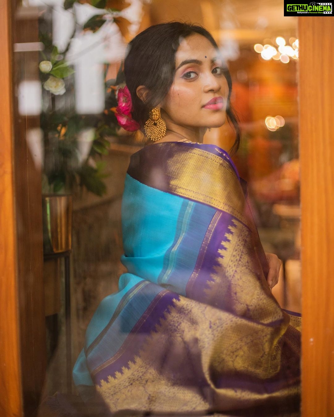 Bhavani Sre Instagram - Shot for: @saaramati Shot by: @vidhyavijay Jewelry: @quillsspills Blouse by: @sajna_bridal_wear_designer Makeup: @thewhimsicalbrushe Hair & draping: @jamunadevraj Styling & creative direction: @theidlytales Content strategist: @hyphenstreak