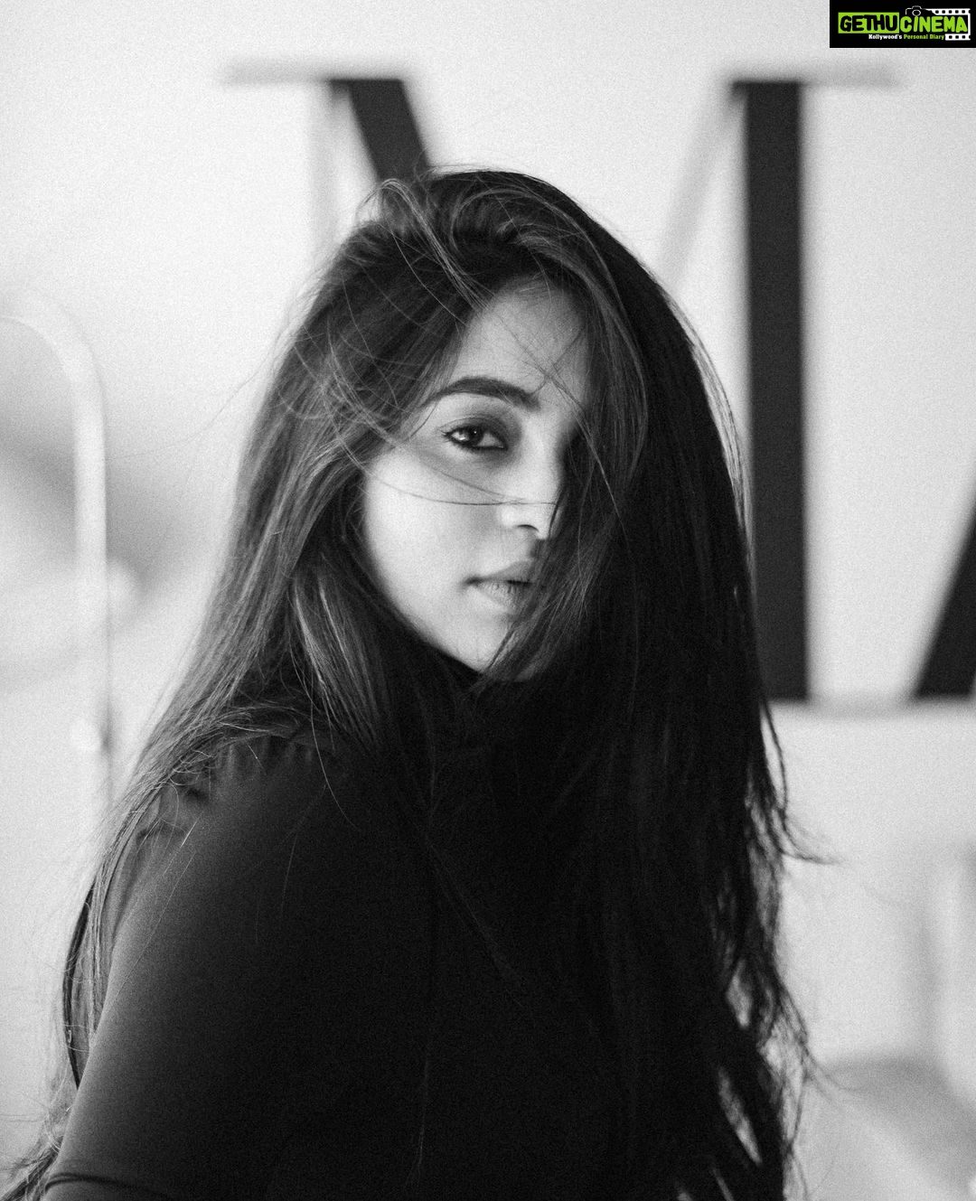 Bhavani Sre Instagram - Here comes my fav series shot by favorite people! 📷 - @rp3825 Styling - @madhuskumar Mental support for handling these two by - @smrithisenthilkumar