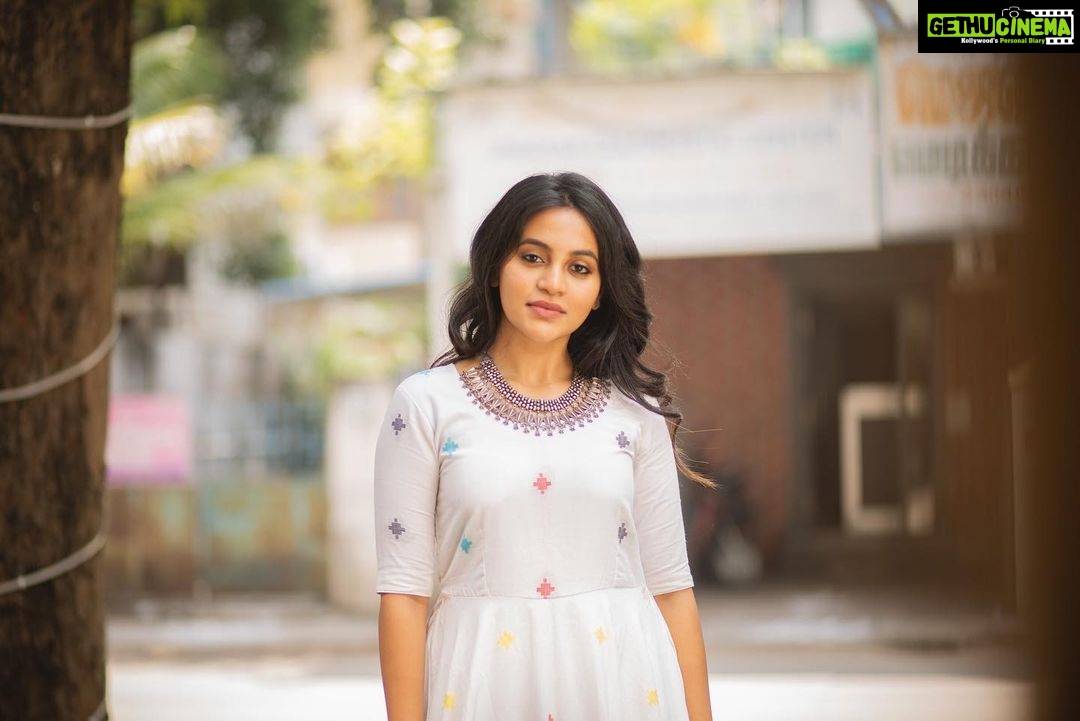 Bhavani Sre Instagram - Wearing : @manjalcouture Photography : @vidhyavijay Hair and makeup : @suganthi.themua Styling : @lavanya_gopal