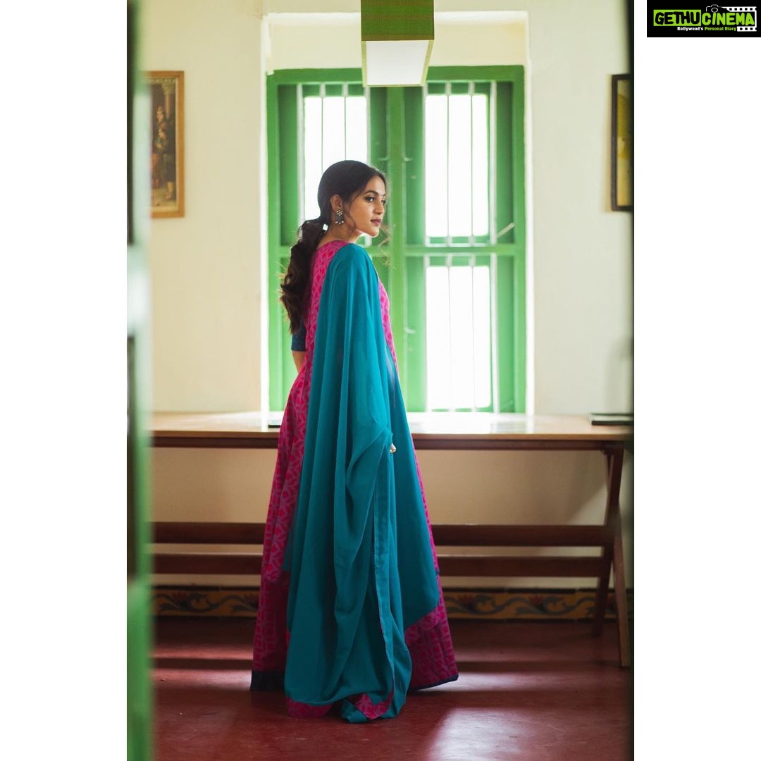 Bhavani Sre Instagram - Wearing : @manjalcouture Photography : @vidhyavijay Hair and makeup : @suganthi.themua Styling : @lavanya_gopal