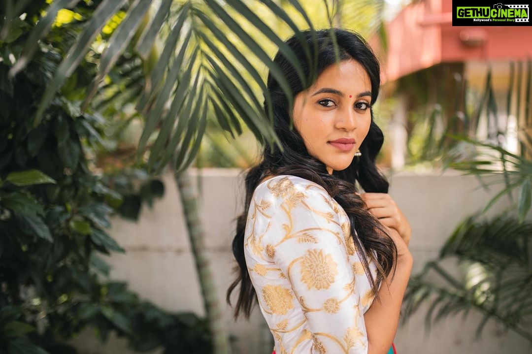 Bhavani Sre Instagram - Wearing : @manjalcouture Photography : @vidhyavijay Hair and makeup : @suganthi.themua Styling : @lavanya_gopal