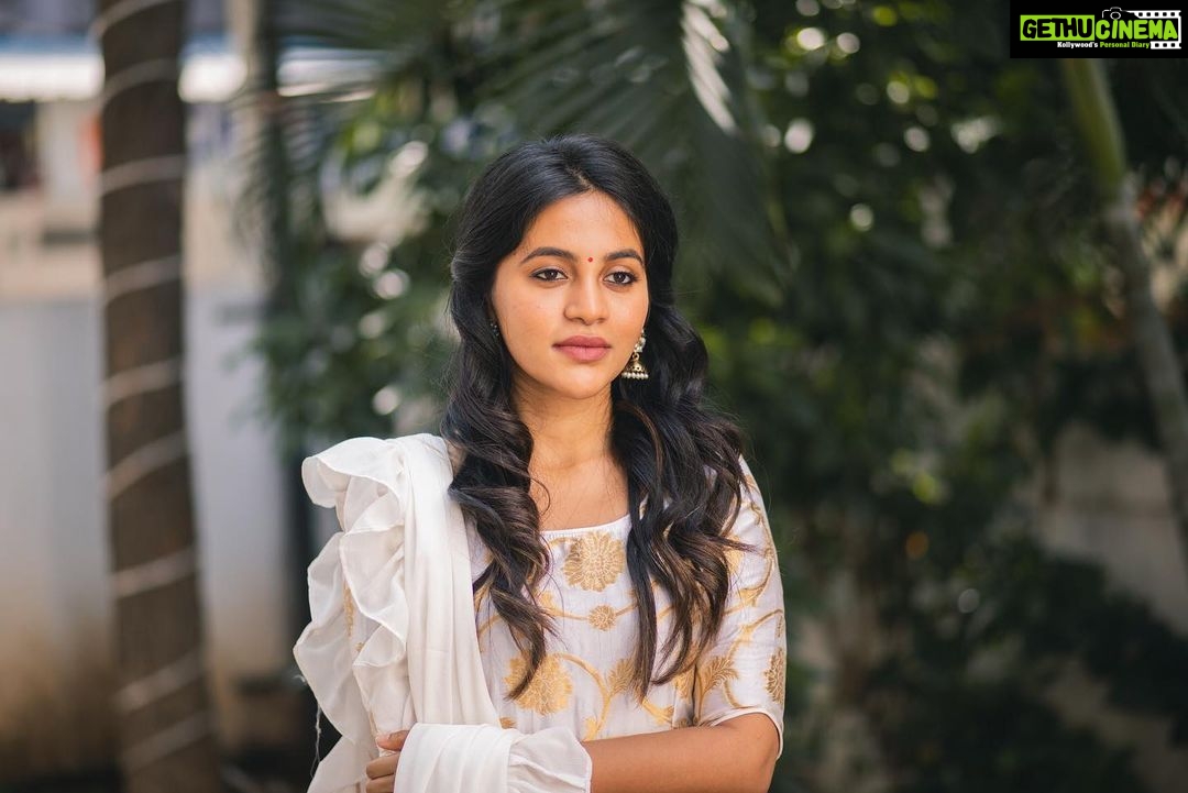 Bhavani Sre Instagram - Wearing : @manjalcouture Photography : @vidhyavijay Hair and makeup : @suganthi.themua Styling : @lavanya_gopal