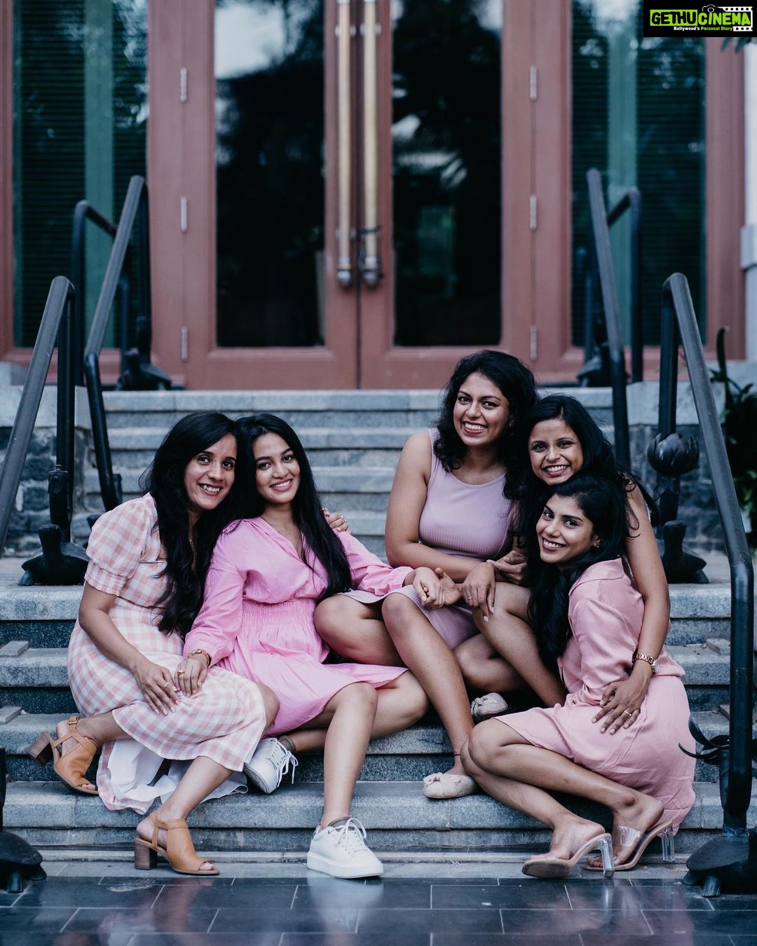 Bhavani Sre Instagram - The most beautiful discovery true friends make is that they grow separately without growing apart !✨✨ My people .❤️