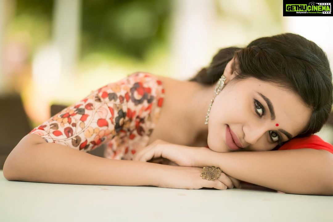 Bhavani Sre Instagram - Wearing : @swaadh Photography : @camerasenthil Stylist : @swapnaareddyofficial Make up : @artistrybyshanu Hair : @devismakeupartistry Accessories : @yoursethnically