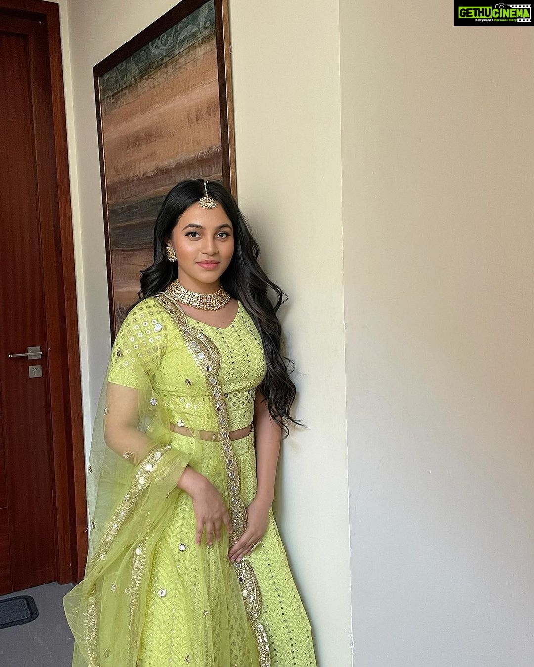 Bhavani Sre Instagram - Jewellery : @rimliboutique Wearing : @officialshrutiagarwal Hair : @kabooki_mua