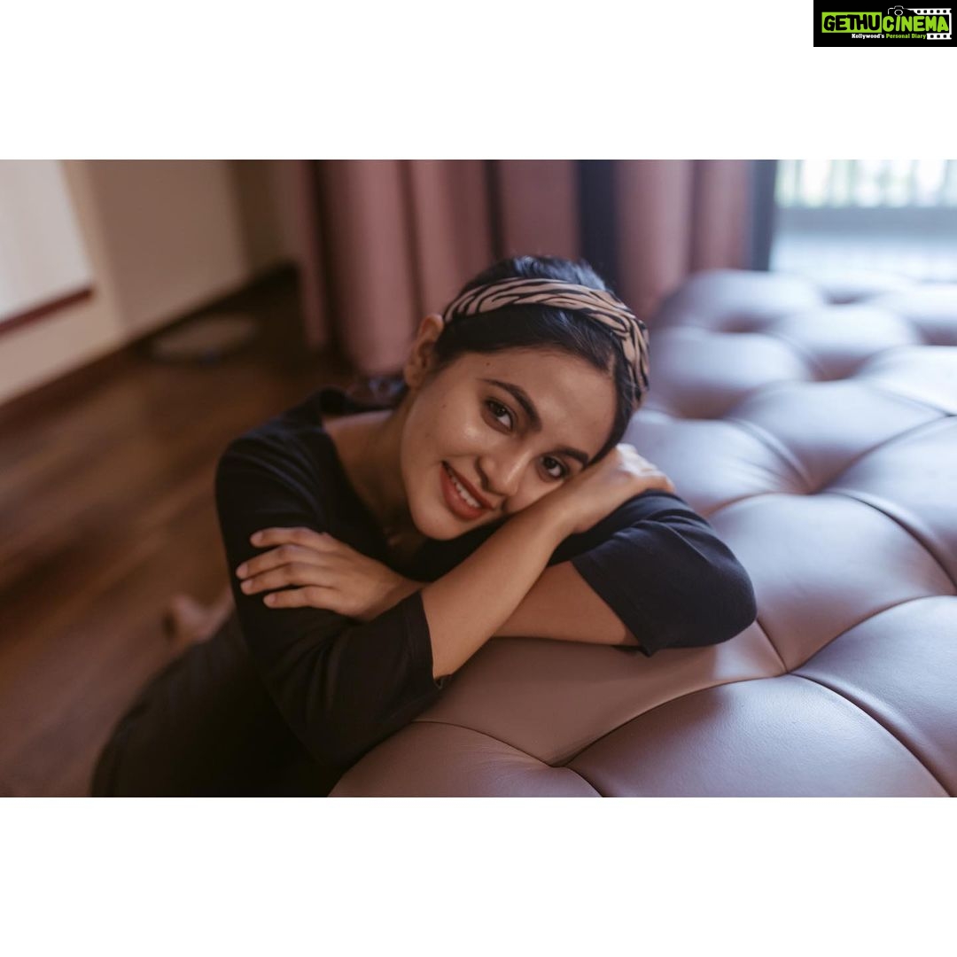 Bhavani Sre Instagram - 🌔 @aishwaryashok
