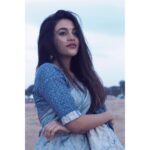 Bhavani Sre Instagram - வானில் தேடி நின்றேன்.. Photography : @kanmaniphotography 🦋