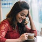 Bhavani Sre Instagram - Life is better when you are smiling! 🙃 #photography #candid #song #shoot