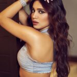 Bhumi Pednekar Instagram - Felt like a 🧜‍♀️ . . . Wearing @garimakarwariyadesigns Styled by @pranita.abhi Hair @hairstories_byseema Makeup by me :) Clicked by @lisadsouza Jewellery @curiocottagejewelry