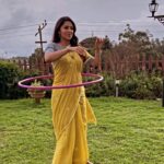 Bhumika Chawla Instagram - ❤️ tune Kaha Maine sun liya … :) ….. —-From the sets of a film … ( the details shall be shared end of the year ) when I get my hands on the hoola hoop :) I can’t resist ..