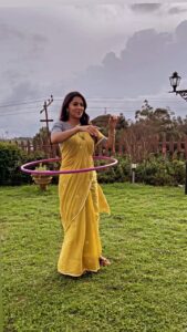 Bhumika Chawla Instagram - ❤️ tune Kaha Maine sun liya … :) ….. —-From the sets of a film … ( the details shall be shared end of the year ) when I get my hands on the hoola hoop :) I can’t resist ..