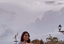 Bhumika Chawla Instagram - ❤️ tune Kaha Maine sun liya … :) ….. —-From the sets of a film … ( the details shall be shared end of the year ) when I get my hands on the hoola hoop :) I can’t resist ..