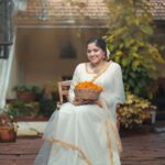 Chandini Sreedharan Instagram - Wrapping up this year’s Onam with these! As someone who’s always reluctant to get photoshoots done by people I’m not personally familiar with… I’ve never felt more comfortable in the hands of @vishnuprasadsignature! It was a first for us as this was the first time we were doing a shoot specifically for Onam & I would really like to thank you for making this shoot such a fun & comfortable experience! 🌸💖 @vishnuprasadsignature …you are a RockkkStaaar! & I can’t wait for our future shoots & “post-work” sessions 😜🫣😅 @sanif_uc_gram …you did a great job coordinating this whole shoot! Looking forward to our future ones!! 💃🏻🥂🥳 Photography - @vishnuprasadsignature 🪨⭐️ Coordination - @sanif_uc_gram Location - @rossittawoodcastle Outfit - @kukunthadesignerboutique Jewelry - @parakkat_jewels Assisted By - @elysh_makeover #HappyOnam #Onam #Onam2022