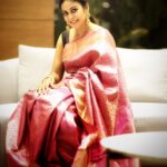 Chandini Tamilarasan Instagram - Saree love ❤️ Mua - @__majma_1 Hairstylist- @mani_charlie #chandinitamilarasan #chandini #bujjillaraa #saree #sareelove DeccanSerai Grande