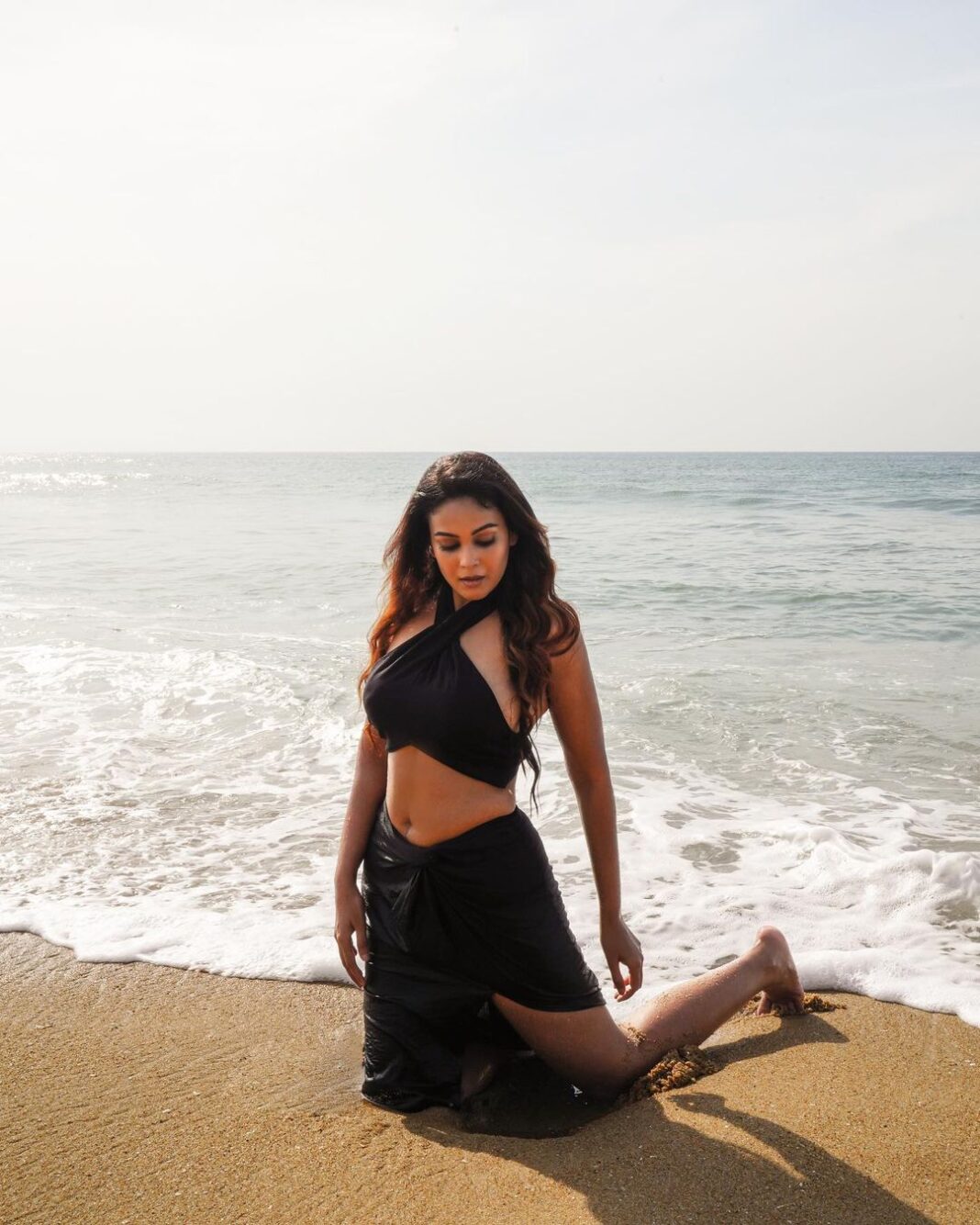 Chandini Tamilarasan Instagram - Wild and free just like the Sea. 📸 - @thestoryteller_india ✨ Styling - @navadevi.rajkumar ✨ Mua - @anupama.krishnamachari ✨ Hairstylist - @prem_hairstyle ✨ #chandinitamilarasan #chandini #tamil #tamilactress #photoshoot