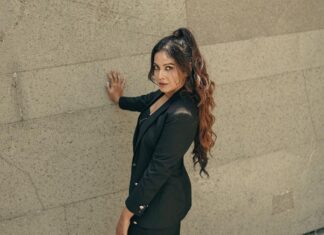 Chandini Tamilarasan Instagram - Which one is your fav. ? 📸 - @thestoryteller_india ✨ Styling - @navadevi.rajkumar ✨ Outfit - @vynod.sundar Mua - @anupama.krishnamachari ✨ Hairstylist - @prem_hairstyle ✨ #chandinitamilarasan #chandini #tamil #tamilactress #photoshoot InterContinental Chennai Mahabalipuram Resort