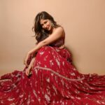 Chitrangada Singh Instagram - 🪔💫💖🌺🌸🧨🎇 . . Makeup @meghnabutanihairandmakeup Hair @seemaphadtare35 Lehenga by @sanabarrejaofficial 💖 Jewellery by @amrapalijewels @razwada.jewels Styling @eshaamiin1 📸: @subhro____das