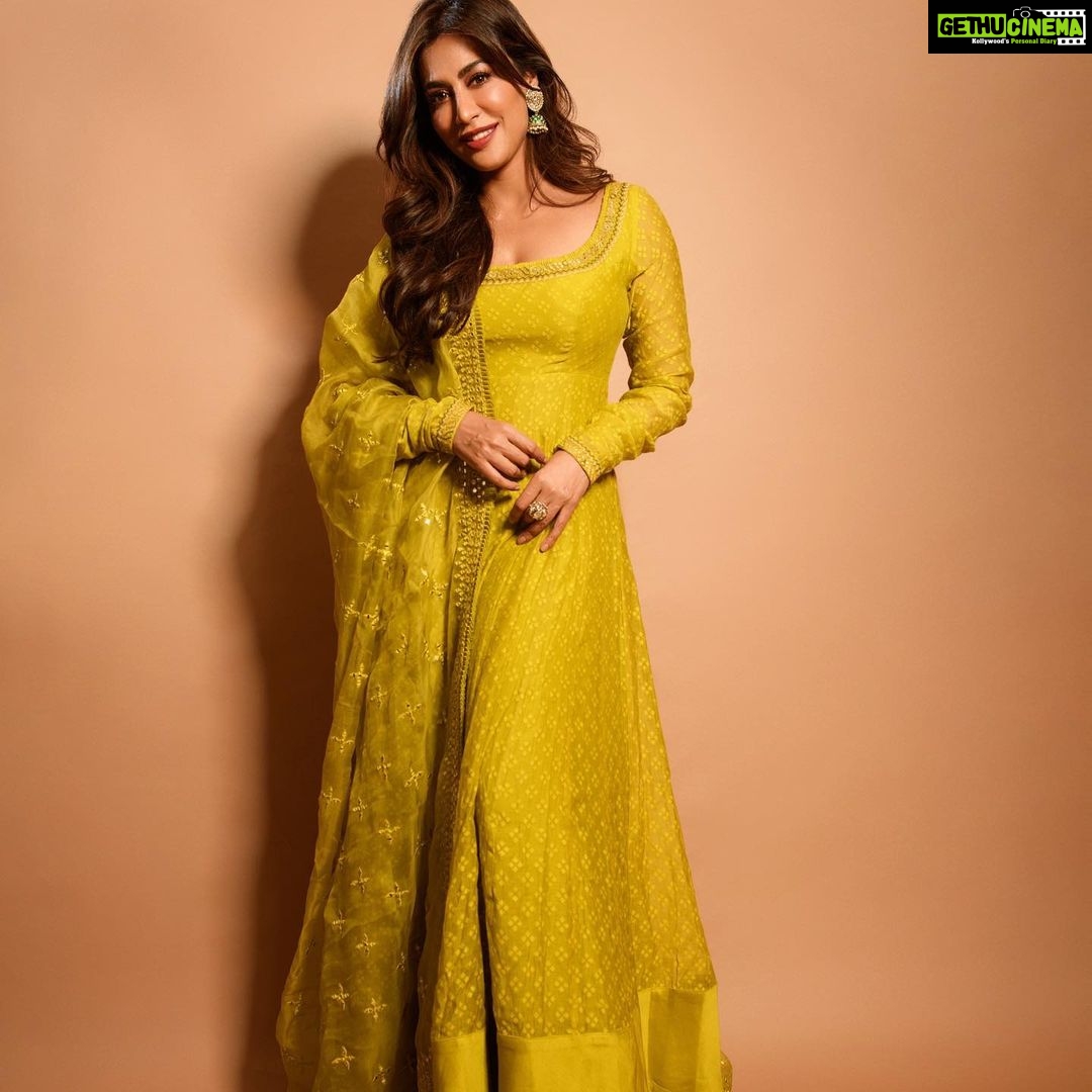 Chitrangada Singh Instagram - ✨✨✨🪔 . . Makeup @meghnabutanihairandmakeup Hair @seemaphadtare35 Anarkali @archanajaju.in 💛 Jewellery @aquamarine_jewellery @razwada.jewels Styling @eshaamiin1 Photog : @subhro____das