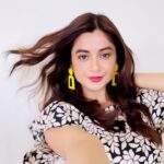 Darshana Banik Instagram - Here are my 3 summer ready looks 💛🌞 #sway #reels #reelsvideo #trending #summer #sunday