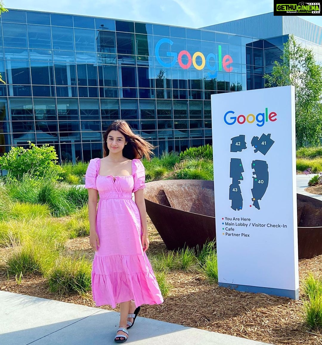 Darshana Banik Instagram - Google headquarters is 3mins drive from my brother’s new home. We made a quick stop at the office to meet our family friend and this touristy click happened. #SiliconValley #California #MountainView #USA #techcompany #google #googleheadquarters Google Headquarters