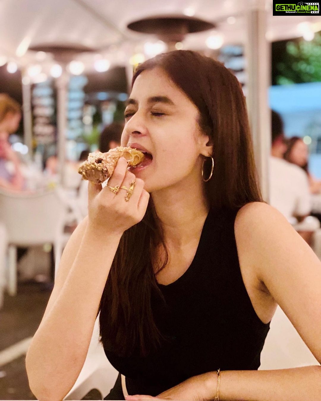 Darshana Banik Instagram - Exploring Silicon Valley food scene with my sis-in-law. ๐ญ Enjoyed some chilled Mojito ๐นwith crab cake ๐ฆ at a Cuban restaurant. ๐จ๐บ Followed by dinner at this famous Italian place. ๐ฎ๐น Pizza with prosciutto & burrata cheese. Well done Branzino fish and of course my favourite part, Sicilian cannoli for dessert. ๐๐ #paloalto #california #sanfrancisco #bayarea #food #foodie #exploring #restaurants #siliconvalley Palo Alto - California State of USA